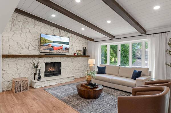 6520 Glenwood AVE, Golden Valley, MN 55427