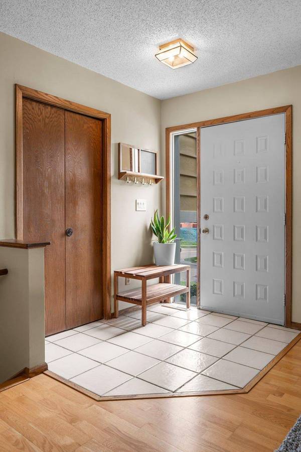 8315 141st ST W, Apple Valley, MN 55124