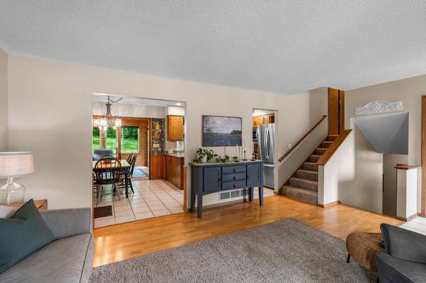 8315 141st ST W, Apple Valley, MN 55124