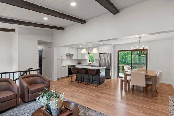 6520 Glenwood AVE, Golden Valley, MN 55427