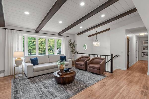 6520 Glenwood AVE, Golden Valley, MN 55427