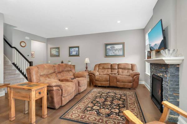 18108 Glassfern LN, Lakeville, MN 55044