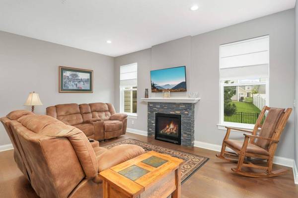 18108 Glassfern LN, Lakeville, MN 55044