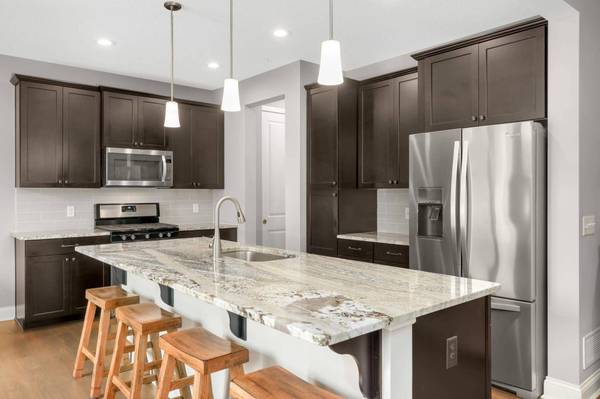 18108 Glassfern LN, Lakeville, MN 55044