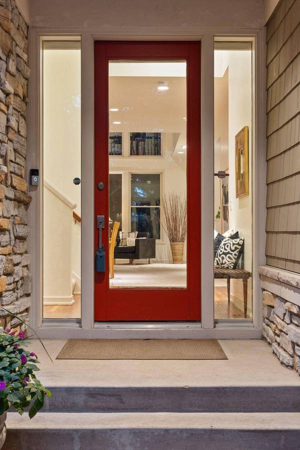 1760 Waterford CT, Golden Valley, MN 55422