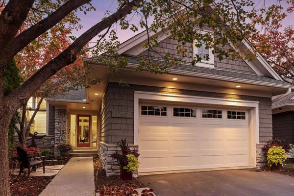 1760 Waterford CT, Golden Valley, MN 55422