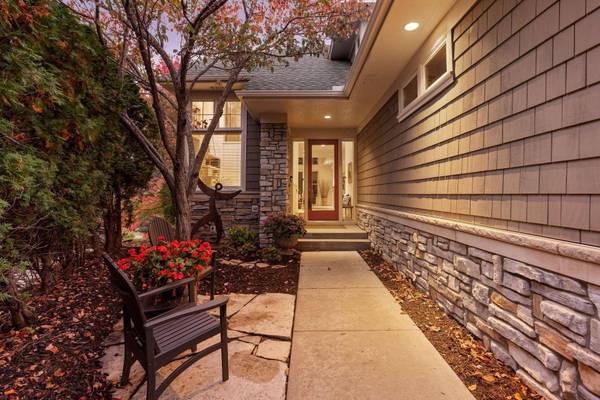 1760 Waterford CT, Golden Valley, MN 55422