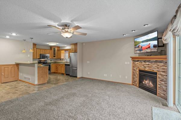 8105 Darcy LN, Inver Grove Heights, MN 55076