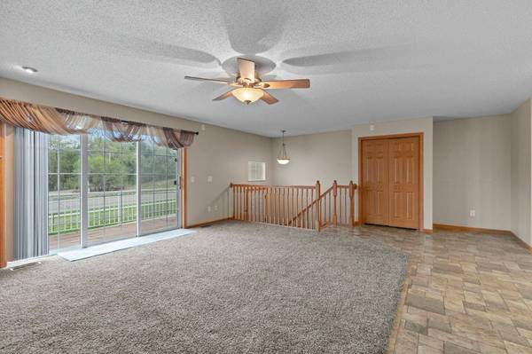 8105 Darcy LN, Inver Grove Heights, MN 55076