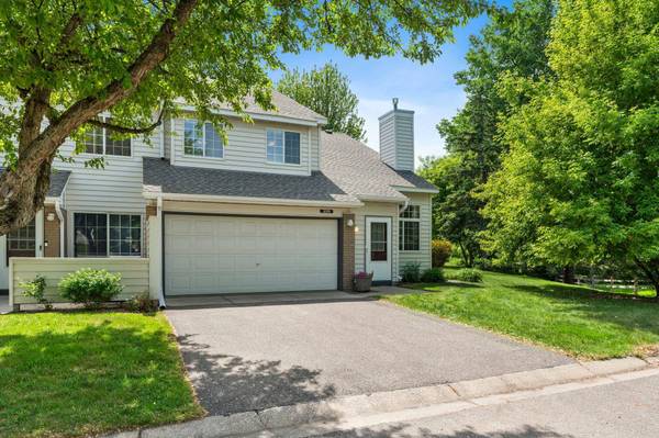 12761 Edgewater PATH, Apple Valley, MN 55124