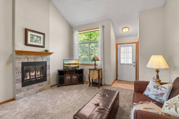12761 Edgewater PATH, Apple Valley, MN 55124