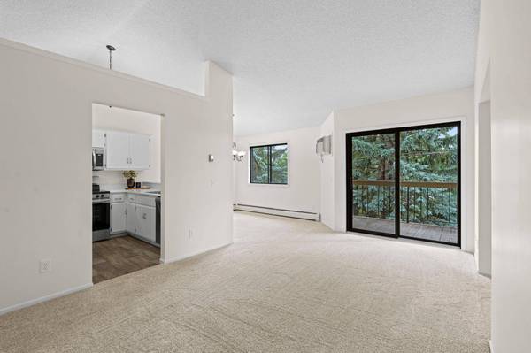 14855 Endicott WAY #304, Apple Valley, MN 55124