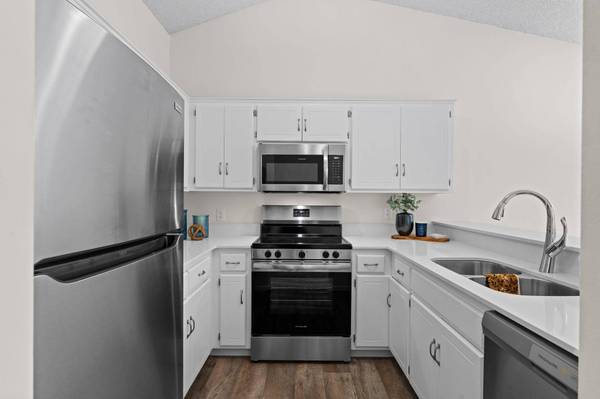 14855 Endicott WAY #304, Apple Valley, MN 55124