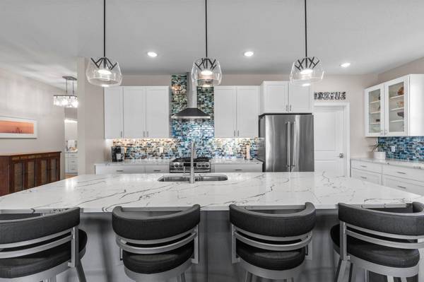 17960 Granite CT, Lakeville, MN 55044