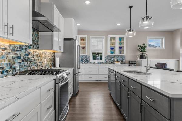 17960 Granite CT, Lakeville, MN 55044