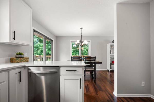 4806 Shevlin CT, Eagan, MN 55122