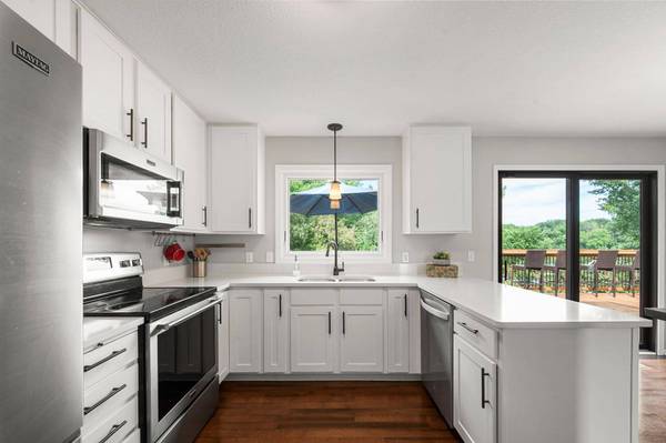 4806 Shevlin CT, Eagan, MN 55122