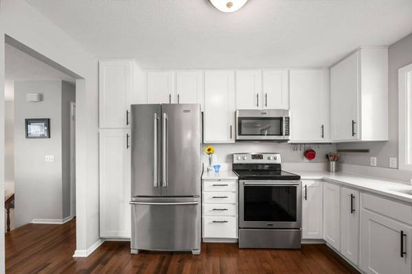 4806 Shevlin CT, Eagan, MN 55122