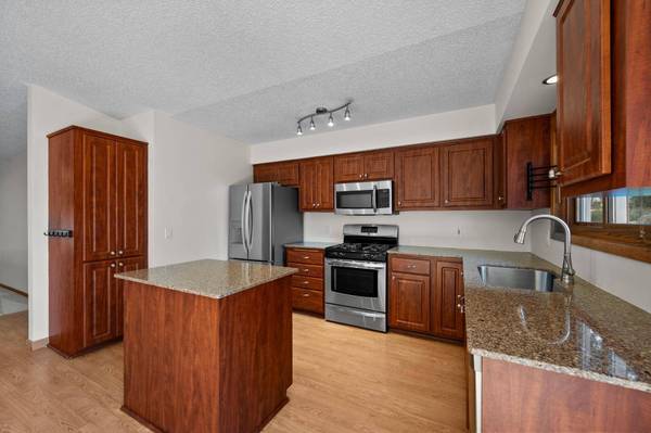 13924 W Preserve BLVD, Burnsville, MN 55337