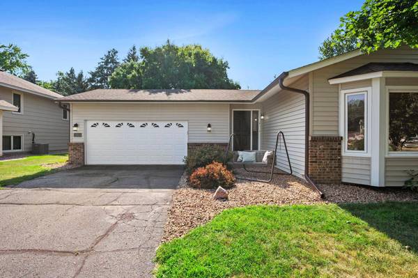 13924 W Preserve BLVD, Burnsville, MN 55337