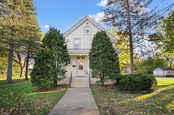 221 8th ST W, Hastings, MN 55033