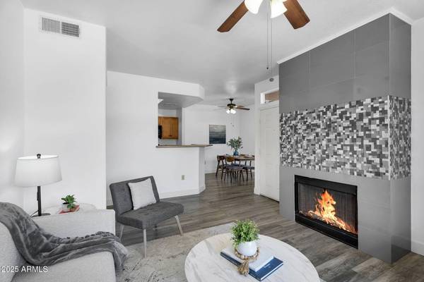 3830 E LAKEWOOD Parkway E #2126, Phoenix, AZ 85048