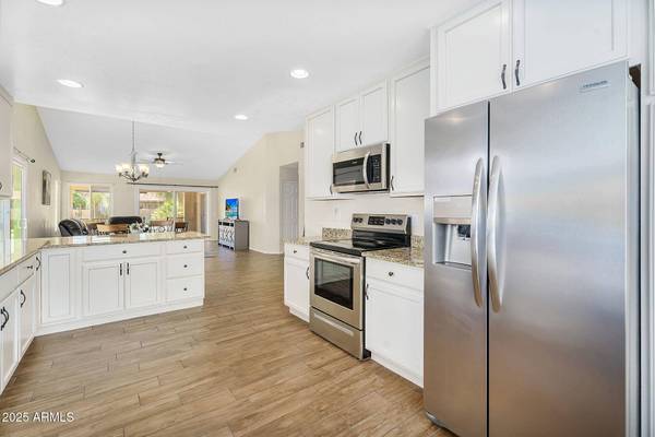 25462 S TRURO Drive, Sun Lakes, AZ 85248