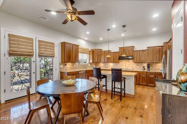 2103 E CANYON Place, Chandler, AZ 85249