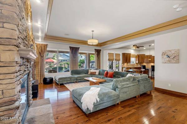 2103 E CANYON Place, Chandler, AZ 85249