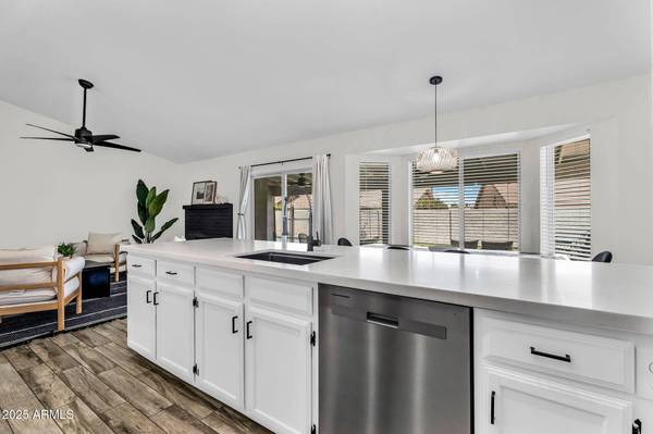 1320 E SCOTT Avenue, Gilbert, AZ 85234