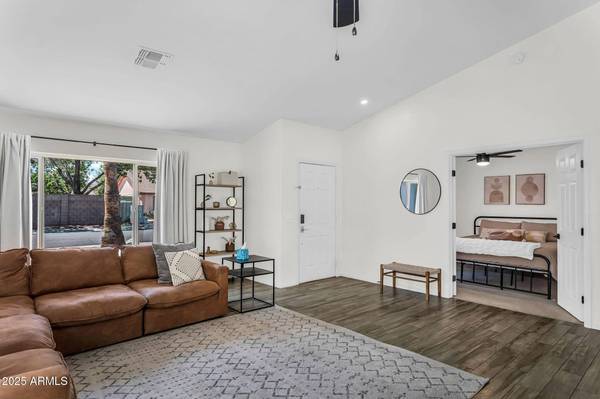 1320 E SCOTT Avenue, Gilbert, AZ 85234