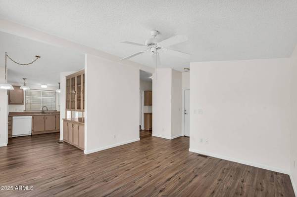 6461 S OAKMONT Drive, Chandler, AZ 85249