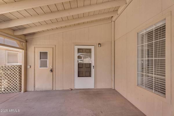 6461 S OAKMONT Drive, Chandler, AZ 85249