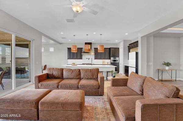 16146 W SAGUARO PARK Lane, Surprise, AZ 85387