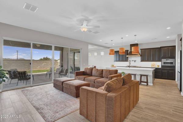 16146 W SAGUARO PARK Lane, Surprise, AZ 85387