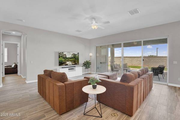 16146 W SAGUARO PARK Lane, Surprise, AZ 85387