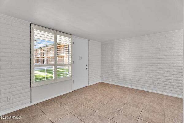 3737 E TURNEY Avenue #120, Phoenix, AZ 85018