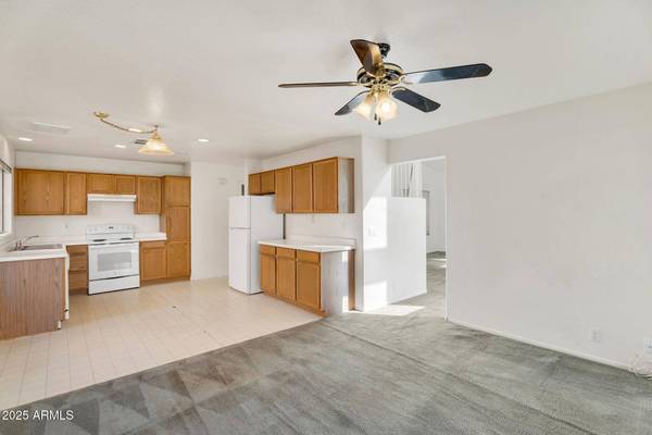 2905 E GLENHAVEN Drive, Phoenix, AZ 85048