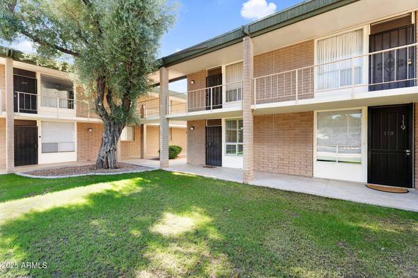 3737 E TURNEY Avenue #120, Phoenix, AZ 85018