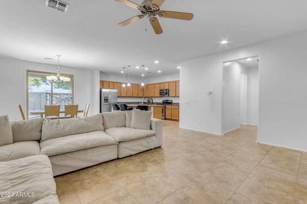 44395 W BAILEY Drive, Maricopa, AZ 85138