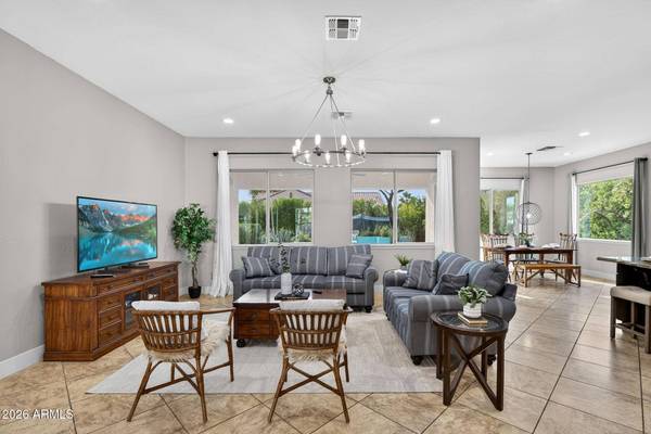 5182 S EMERALD Place, Chandler, AZ 85249