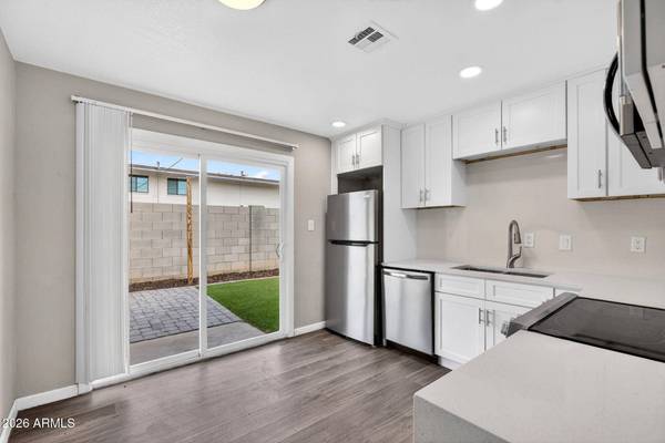 1707 N 42ND Street, Phoenix, AZ 85008