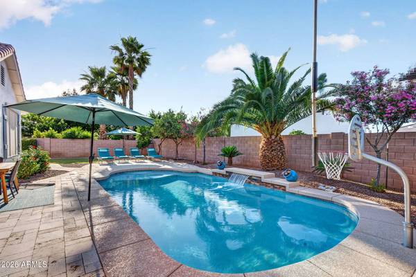 2762 E CAROB Drive, Gilbert, AZ 85298