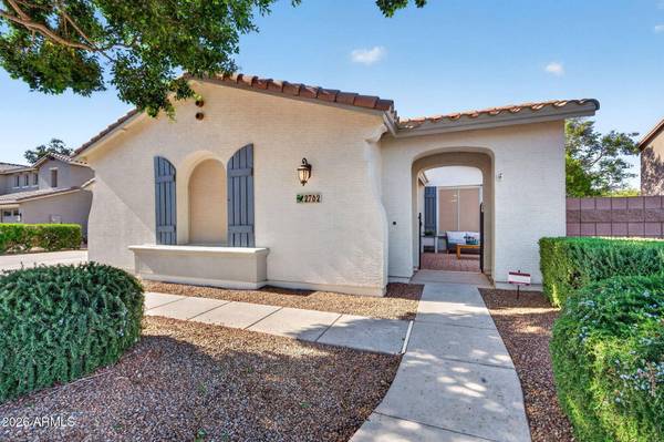 2762 E CAROB Drive, Gilbert, AZ 85298