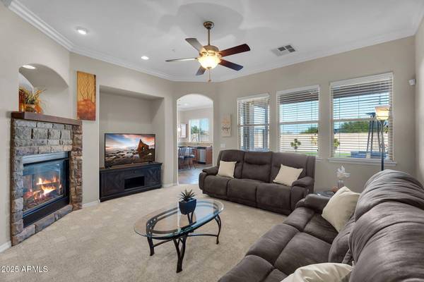 18438 W LAVENDER Lane, Goodyear, AZ 85338