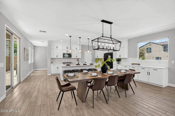 1935 W HIDE Trail, Phoenix, AZ 85085
