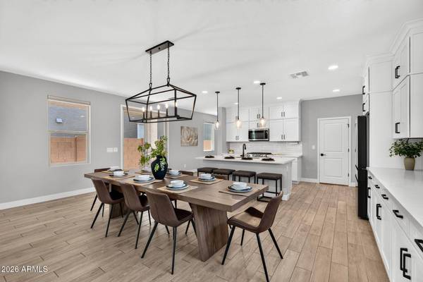 1935 W HIDE Trail, Phoenix, AZ 85085