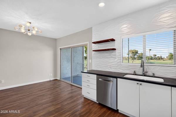 2524 S EL PARADISO Drive S #40, Mesa, AZ 85202