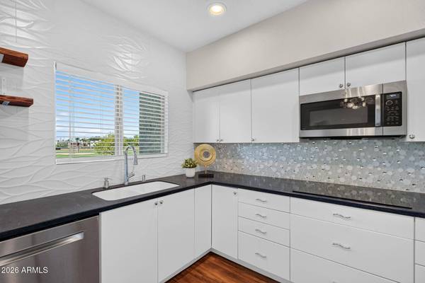 2524 S EL PARADISO Drive S #40, Mesa, AZ 85202