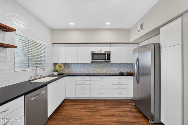 2524 S EL PARADISO Drive S #40, Mesa, AZ 85202